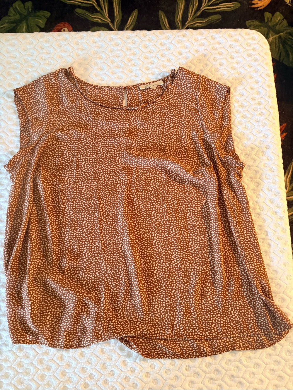 Sleeveless Brown Printed Blouse - Classic Scoop Neck